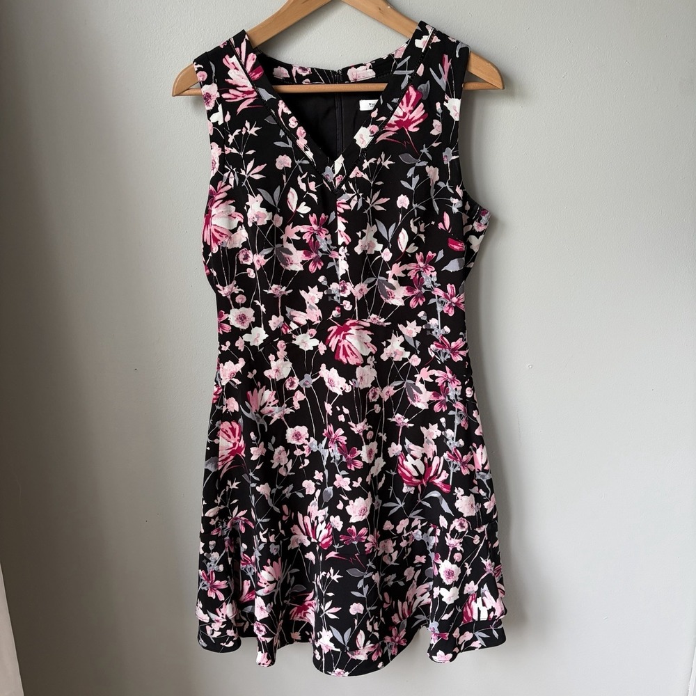 White House Black Market Women's Black and Pink Floral Fit And Flare Dress Sz 4